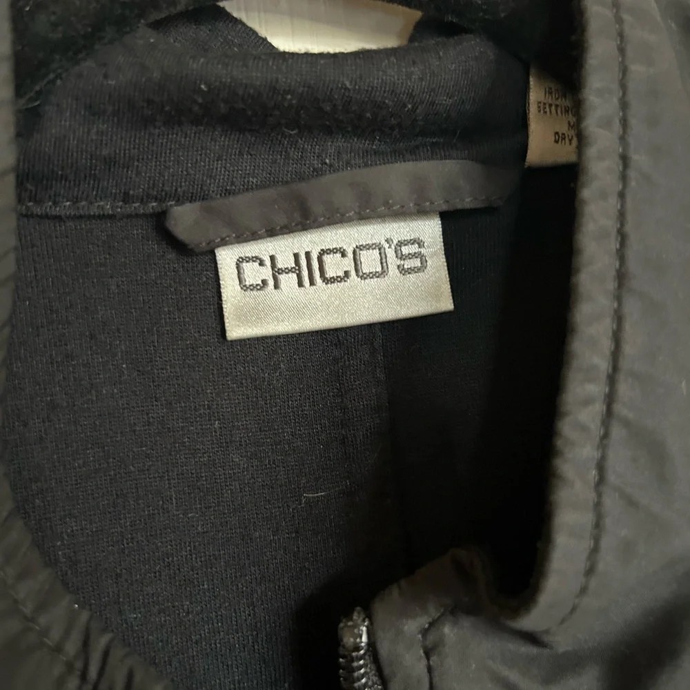 Chico’s black lightweight ruched zip front windbreaker jacket size 2 Large - Picture 8 of 10